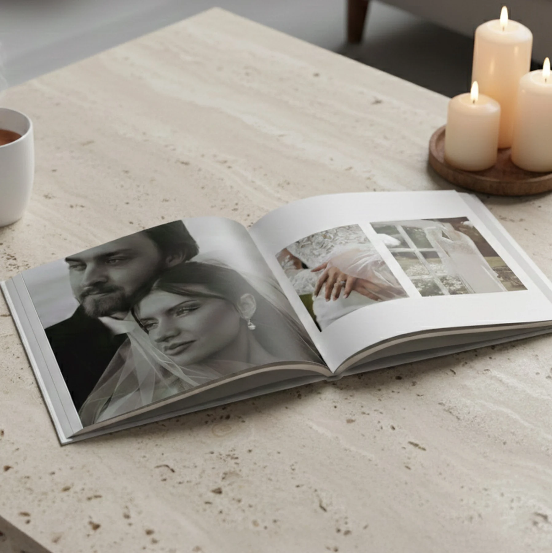 Livre photo klikkie ouvert sur une double page imprimée