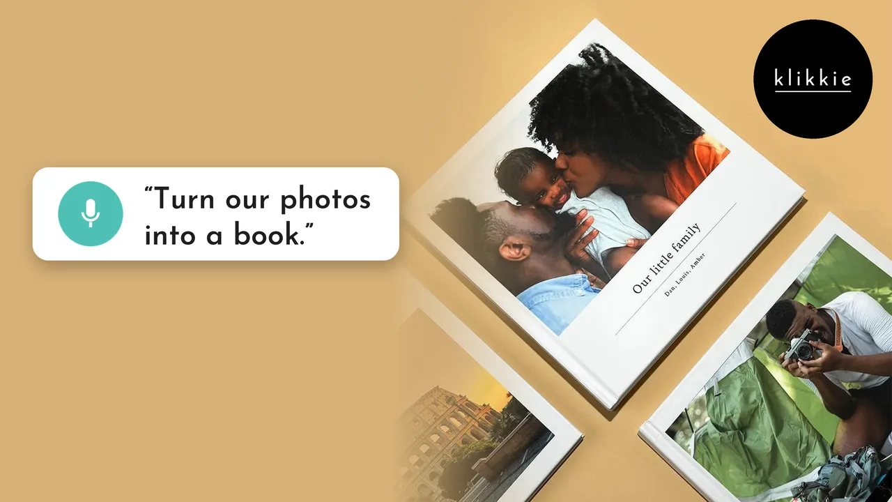 Un livre photo klikkie créé à partir de photos de famille sur un téléphone, avec une bulle qui dit transforme nos photos en livre